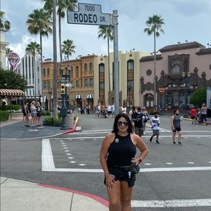 Meet your Posher, @ChicWandaWoman